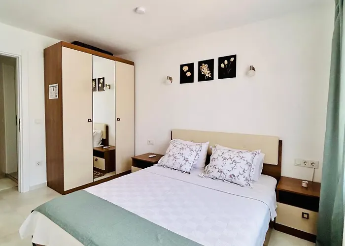 Katya's * داتْشا